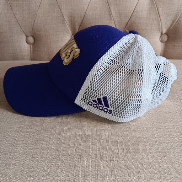 NWT Adidas Men's NCAA Washington Huskies Mascot Block Letter Slouch Trucker Hat - Picture 3 of 6